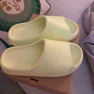 COPY - Yeezy Slides